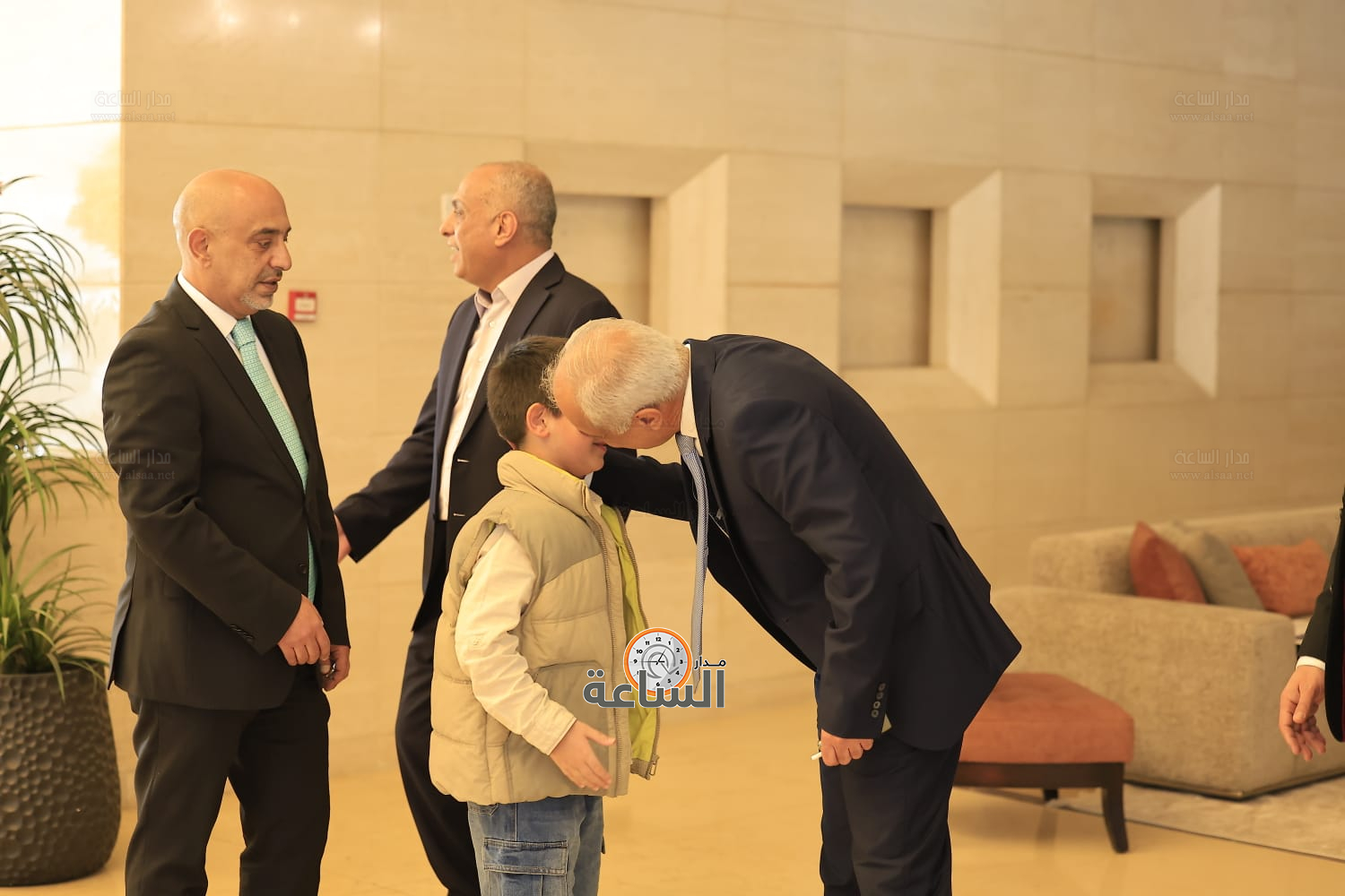 Madar Al-Saa Images 0.7368224613231165