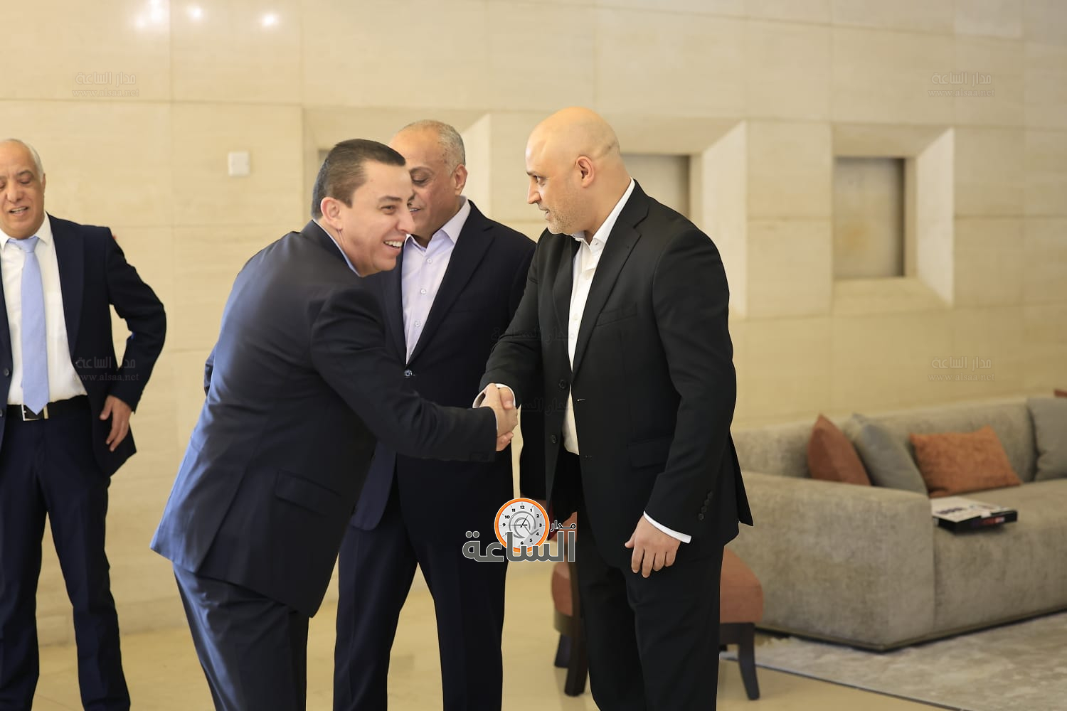 Madar Al-Saa Images 0.7726818350818813