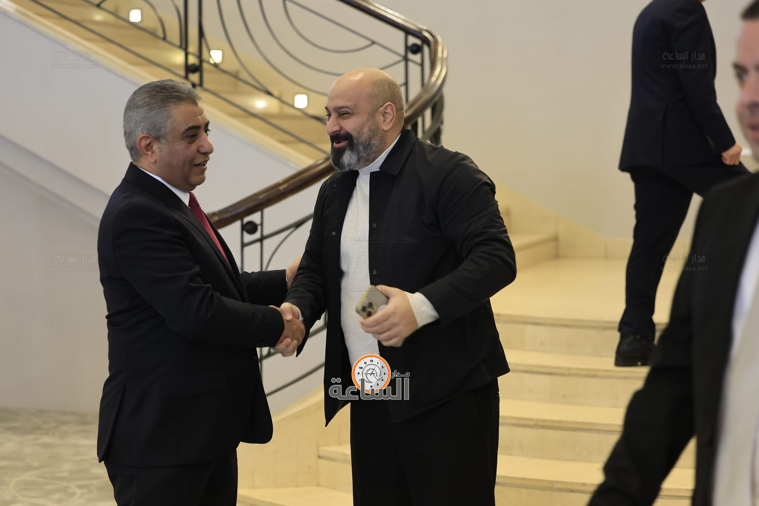 Madar Al-Saa Images 0.9270824230852142