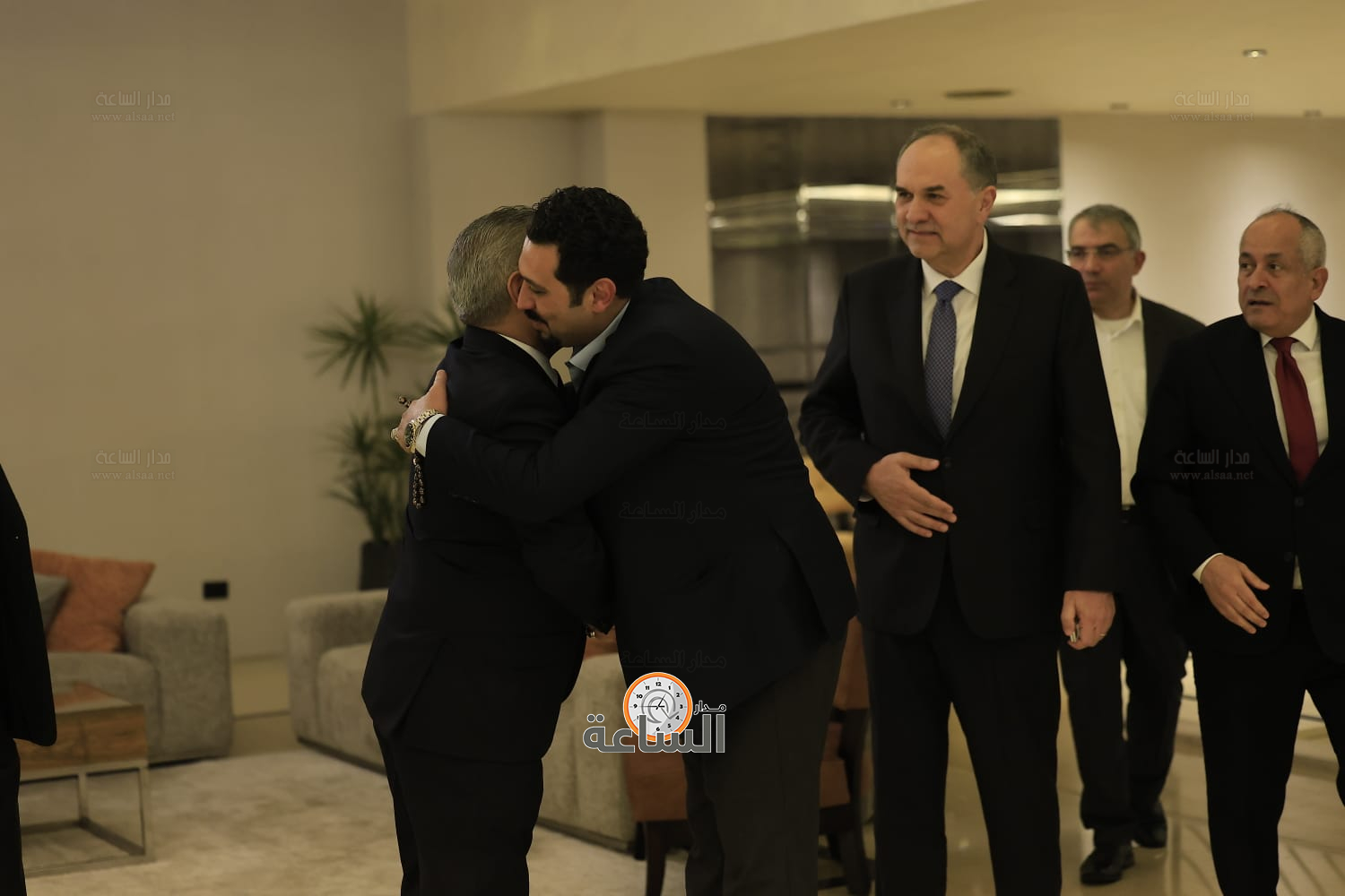 Madar Al-Saa Images 0.558214119888268