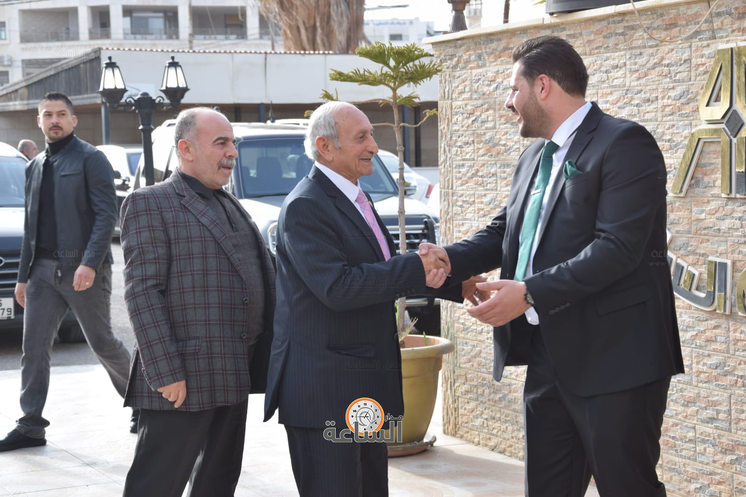 Madar Al-Saa Images 0.5058768188573364