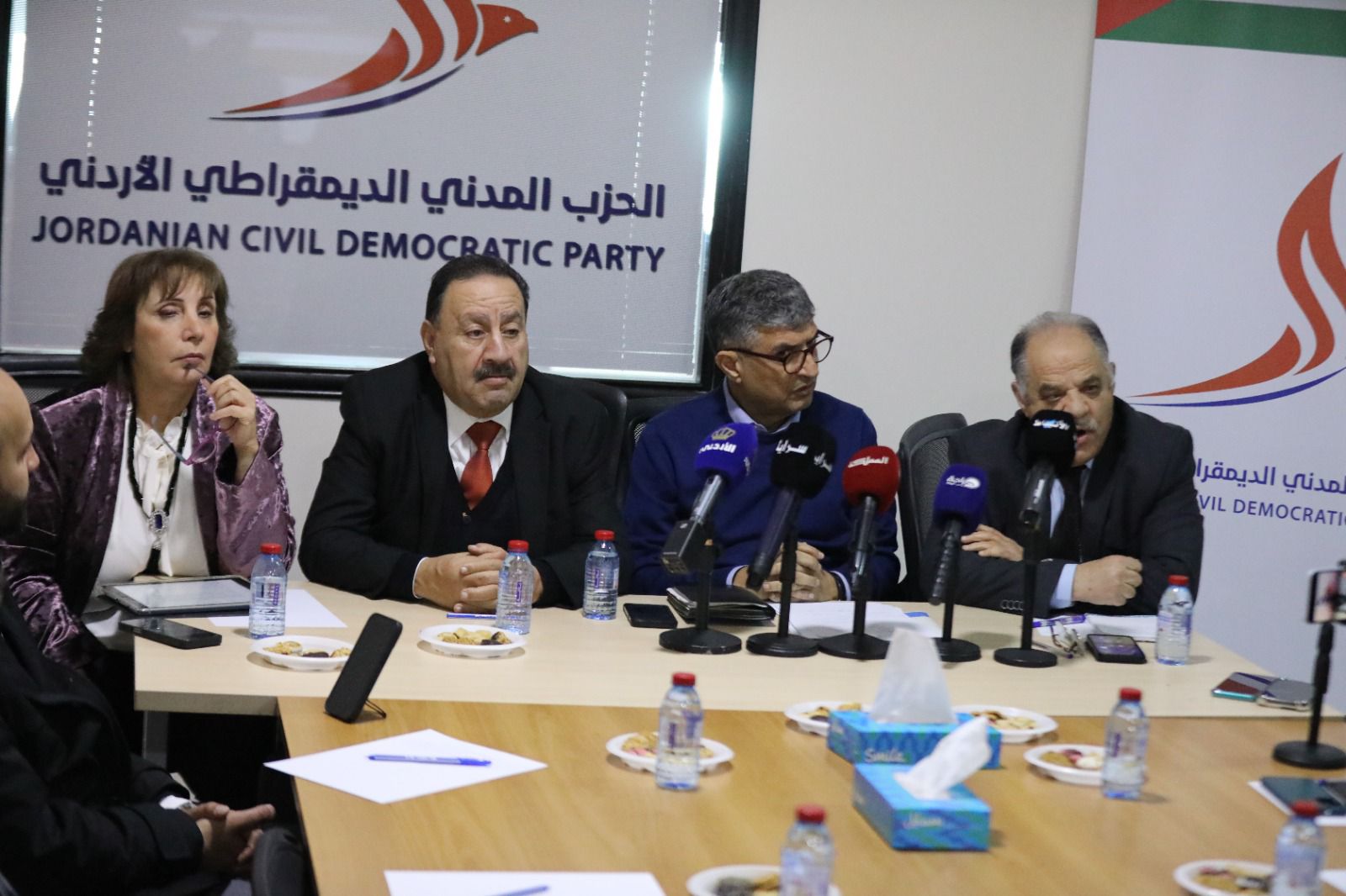 Madar Al-Saa Images 0.611930371940415