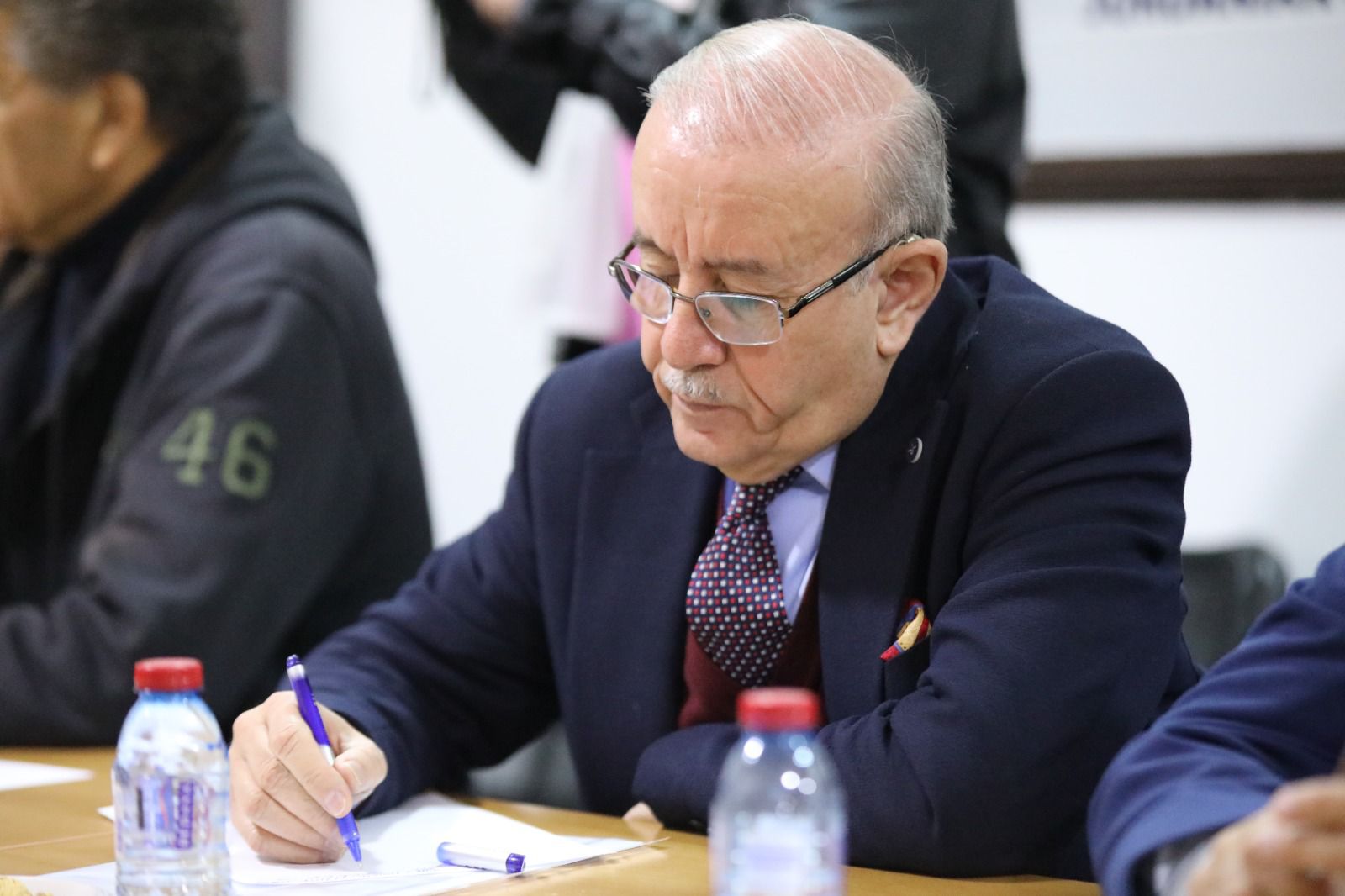 Madar Al-Saa Images 0.9991654121029626