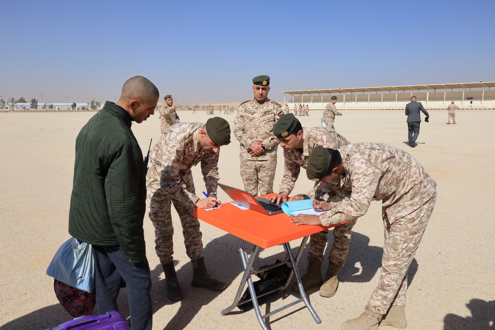 Madar Al-Saa Images 0.36944348391417825