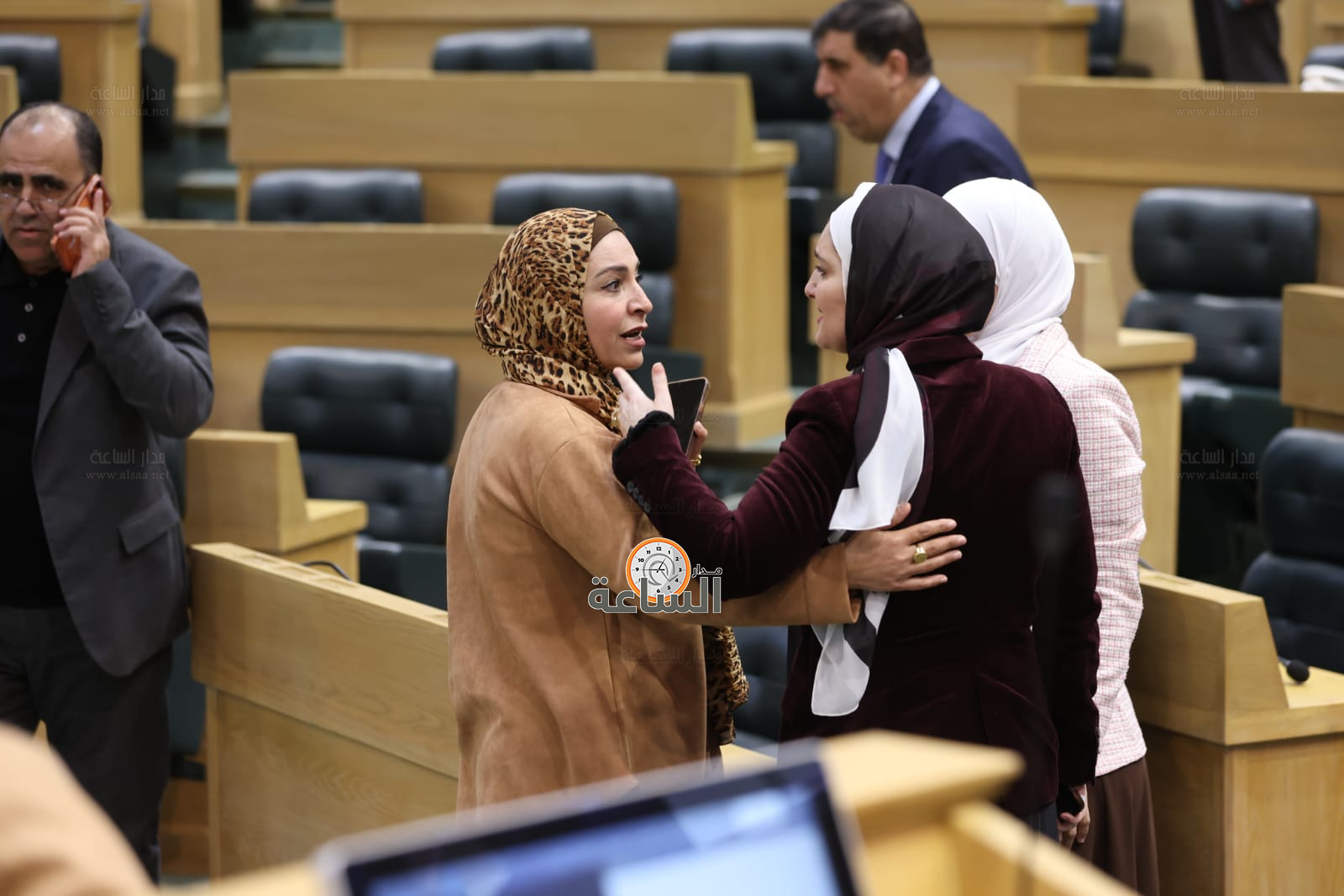 Madar Al-Saa Images 0.2456481722238133