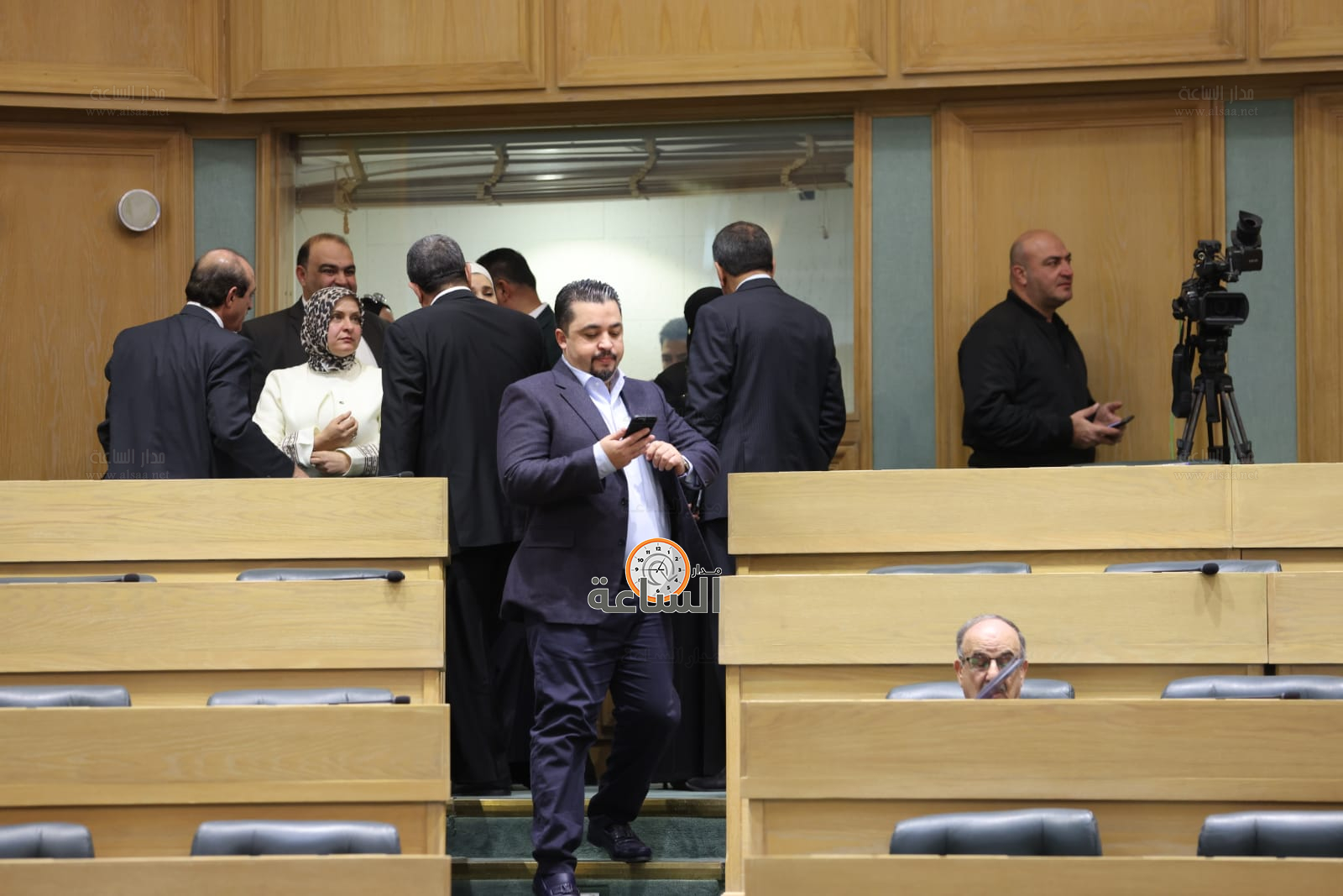 Madar Al-Saa Images 0.35762811662319005