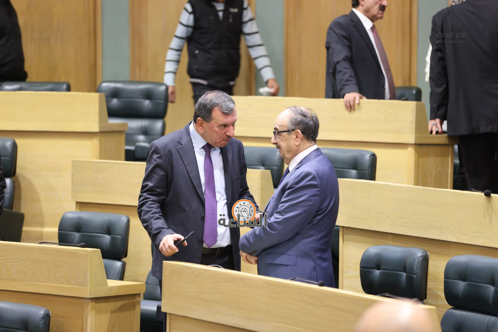 Madar Al-Saa Images 0.890990727420127