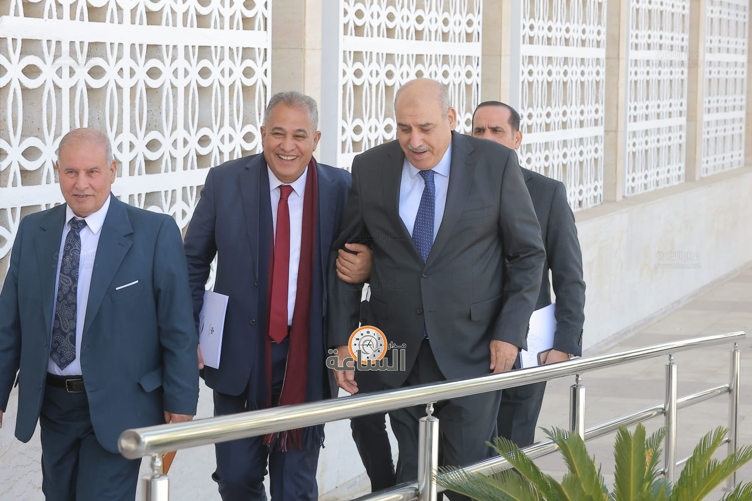 Madar Al-Saa Images 0.5810087213549675