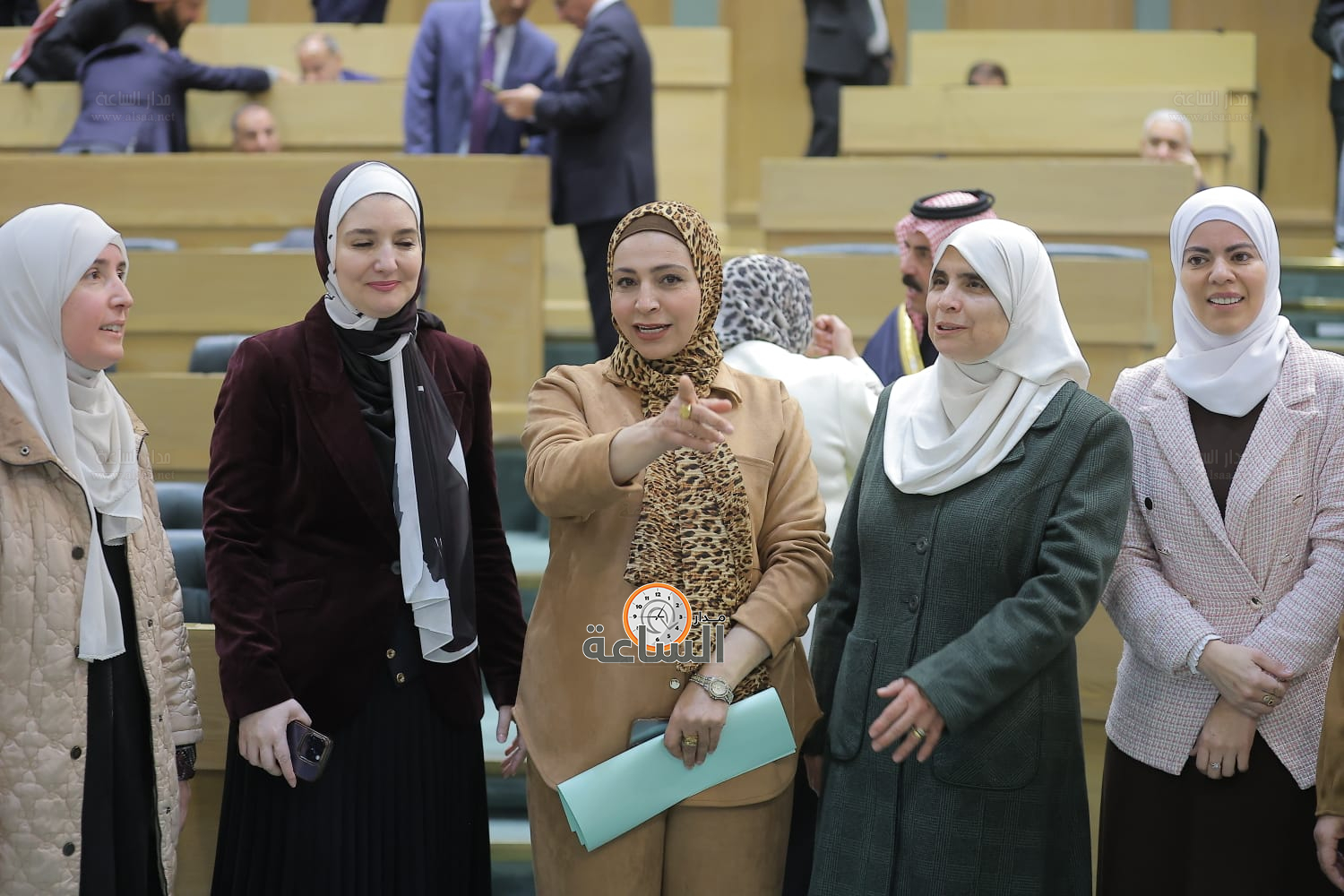 Madar Al-Saa Images 0.5885599960621802