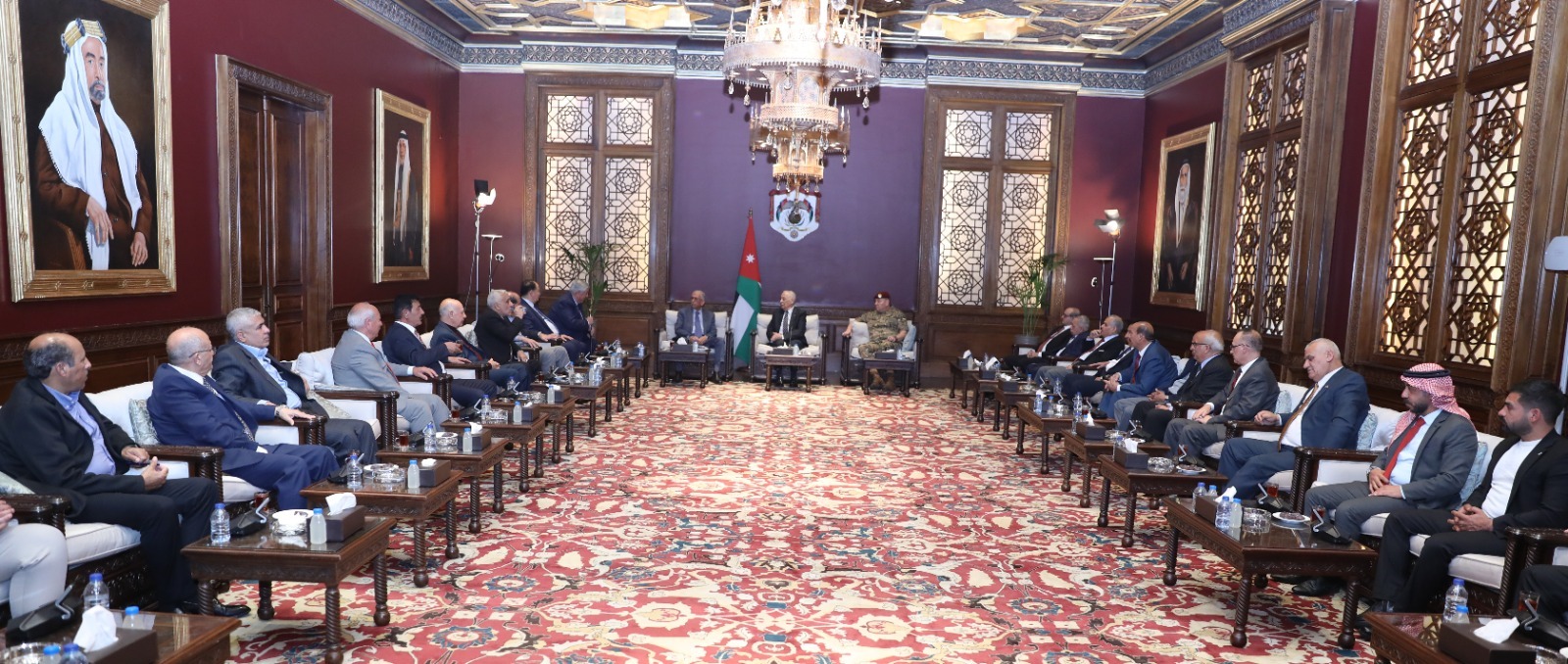 Madar Al-Saa Images 0.703287210329736