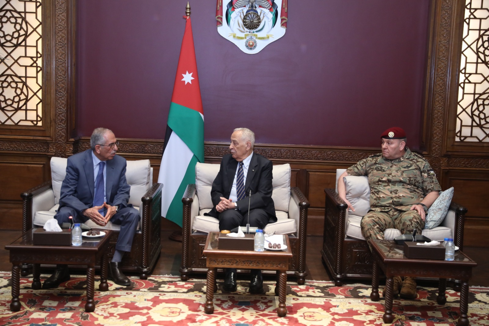 Madar Al-Saa Images 0.04308649668214126