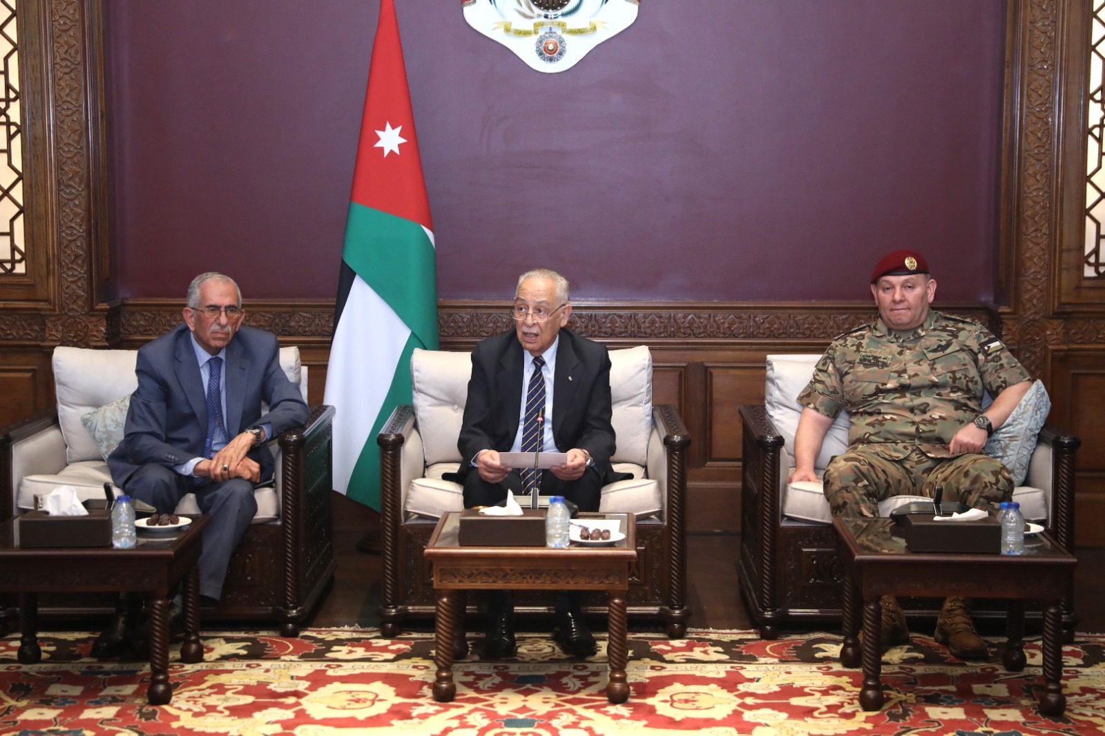 Madar Al-Saa Images 0.048041396706096196