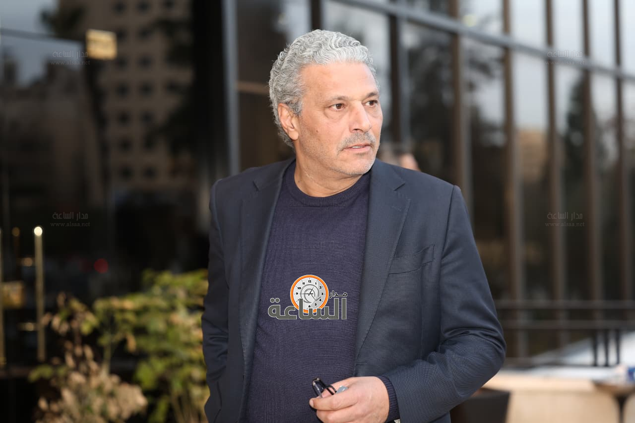 Madar Al-Saa Images 0.7769839120729124