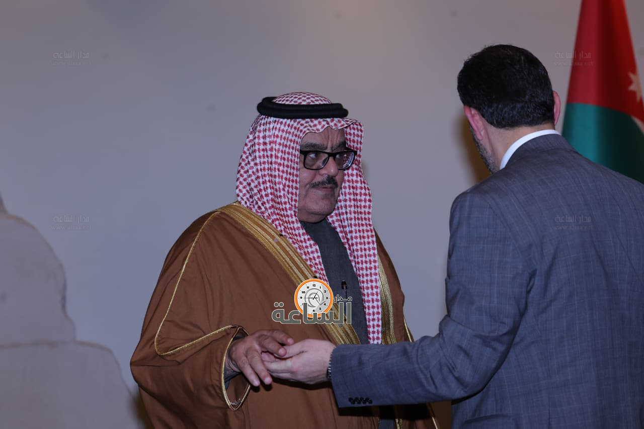 Madar Al-Saa Images 0.7010048726624316