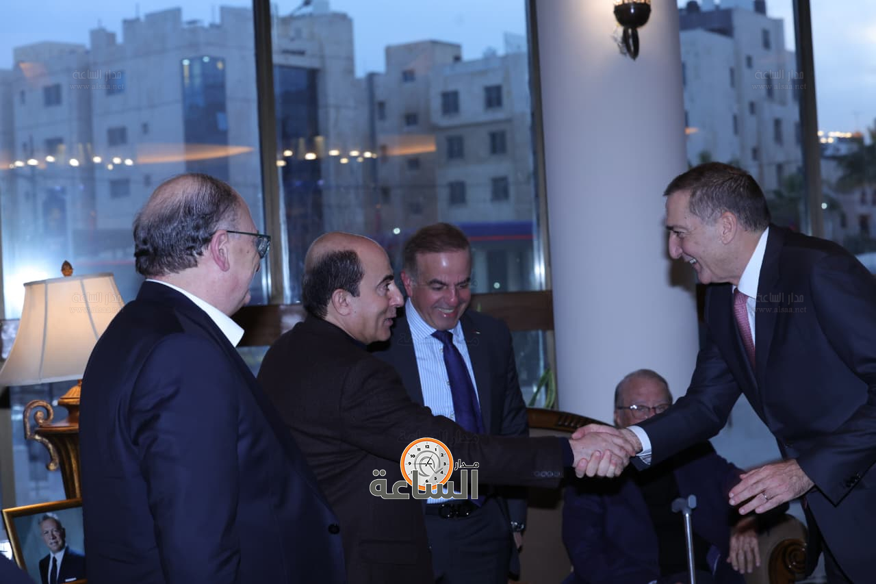 Madar Al-Saa Images 0.3571764259862177