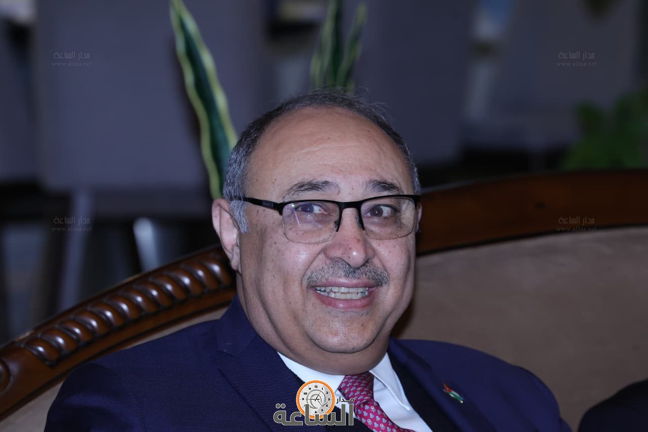 Madar Al-Saa Images 0.32416734666769886