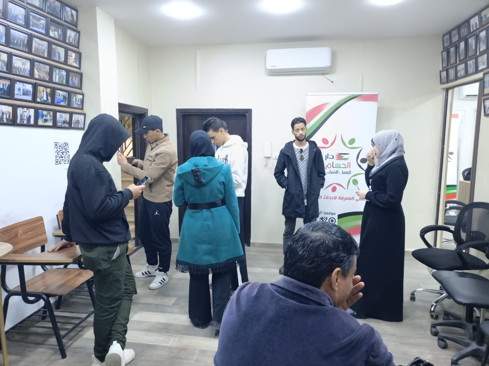 Madar Al-Saa Images 0.0167653072494951