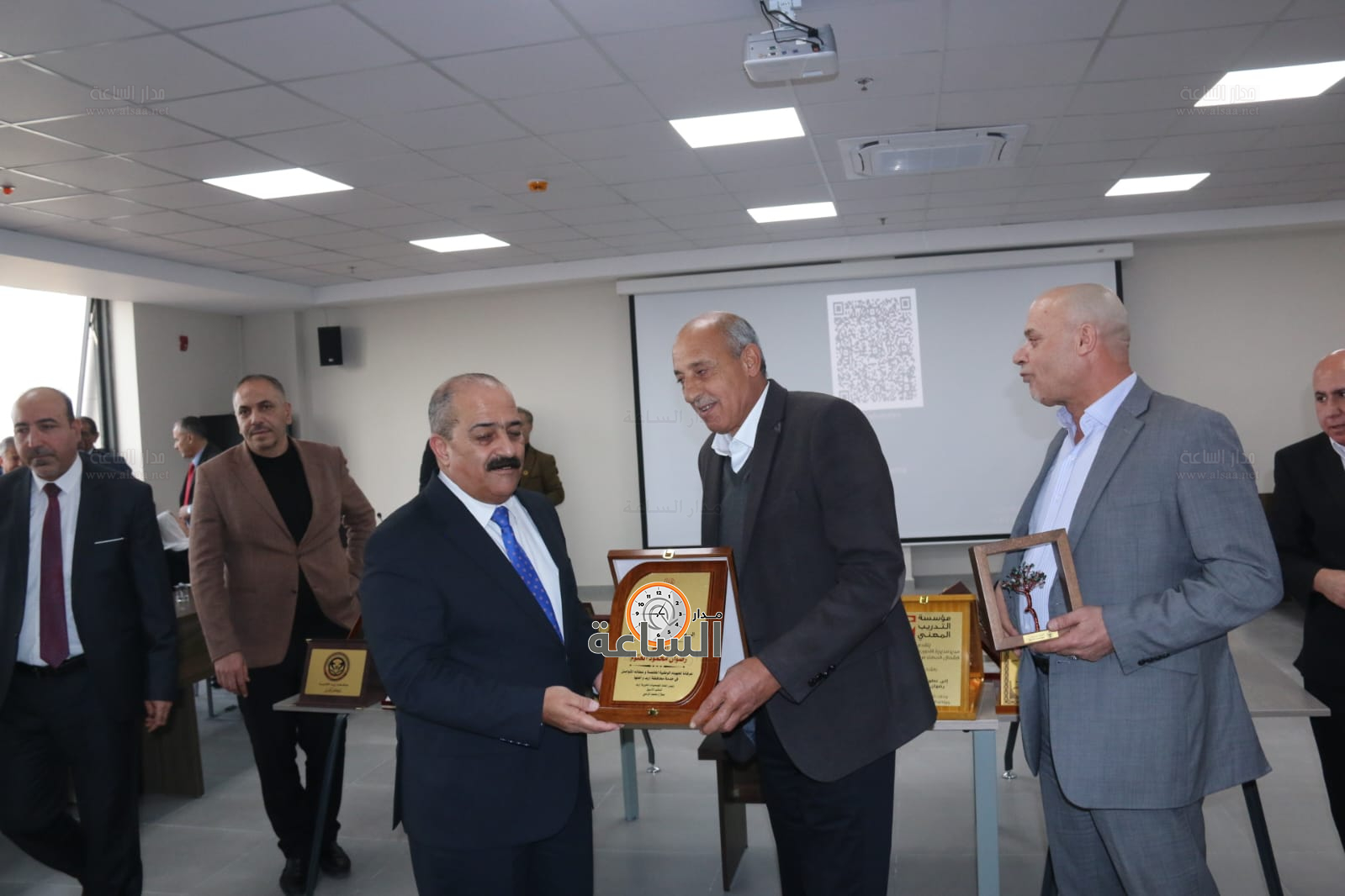 Madar Al-Saa Images 0.546192766251775