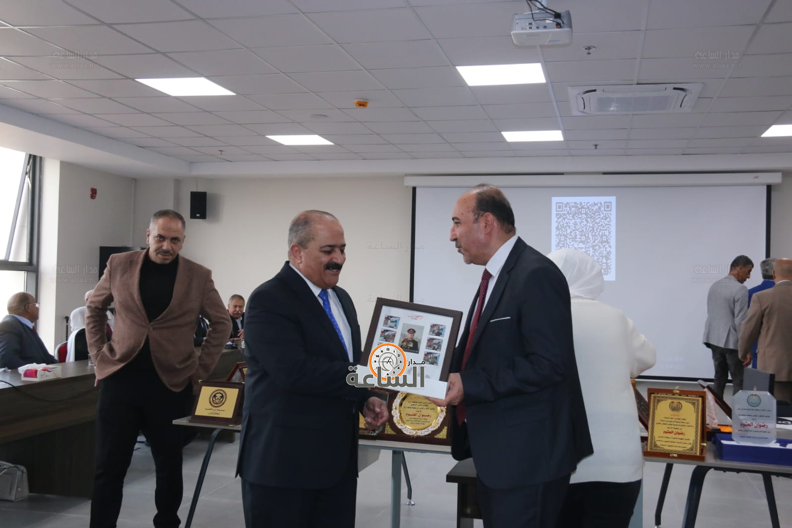 Madar Al-Saa Images 0.42928930537806265