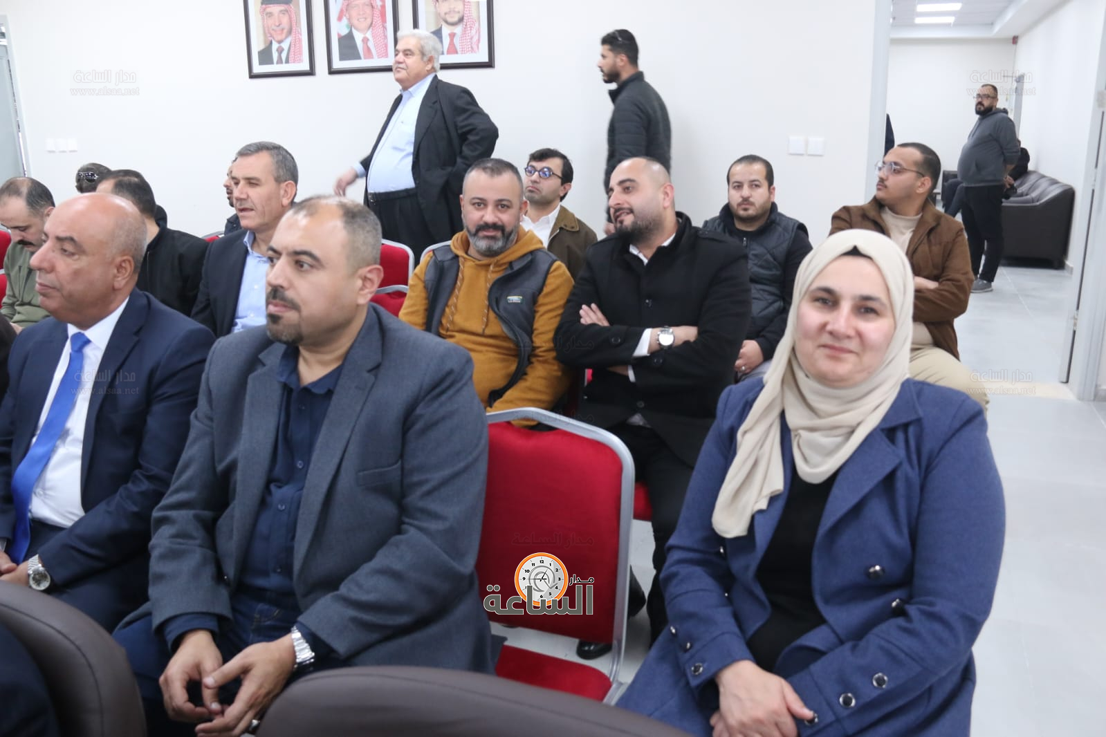 Madar Al-Saa Images 0.6977171172423184