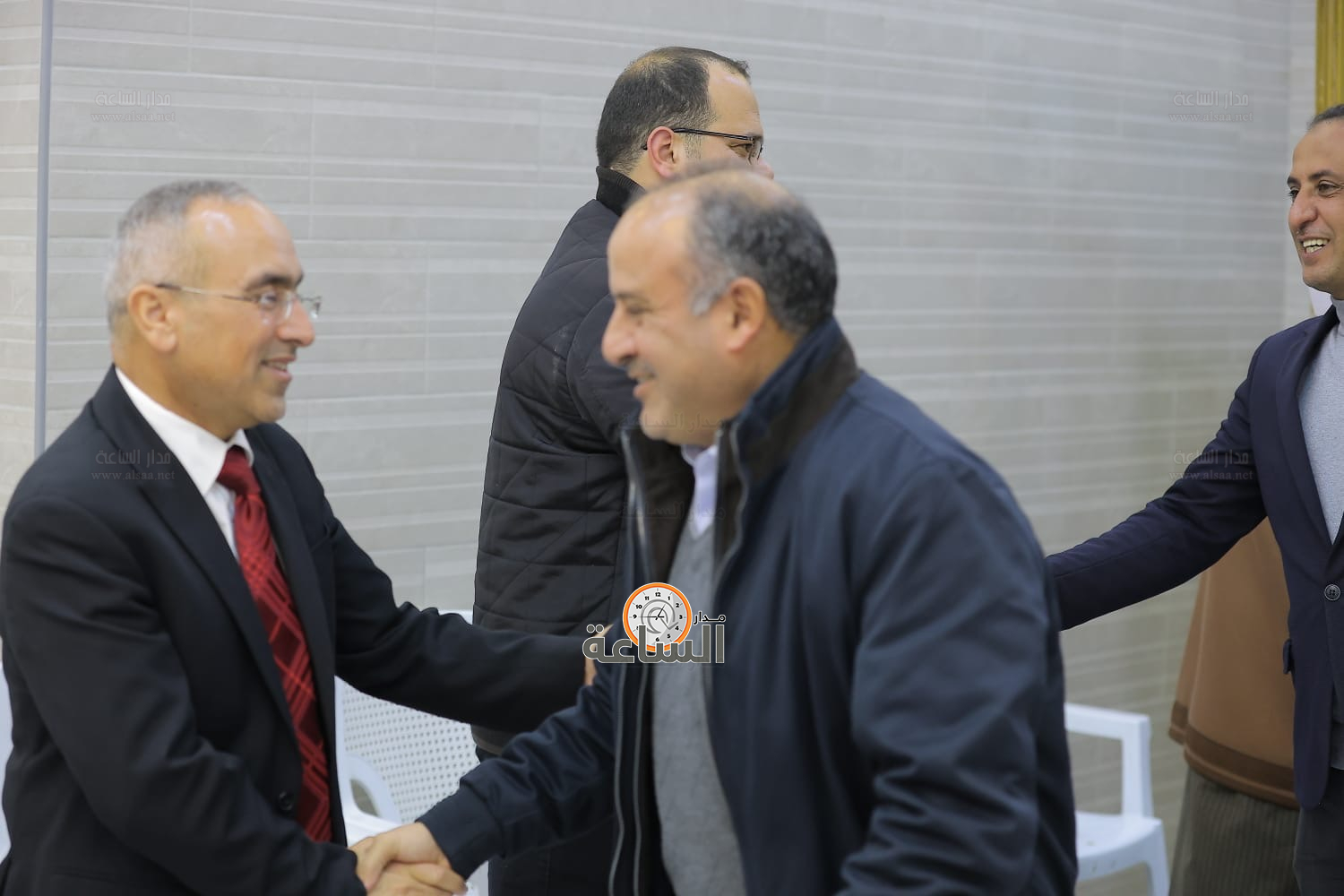 Madar Al-Saa Images 0.6791116413606479