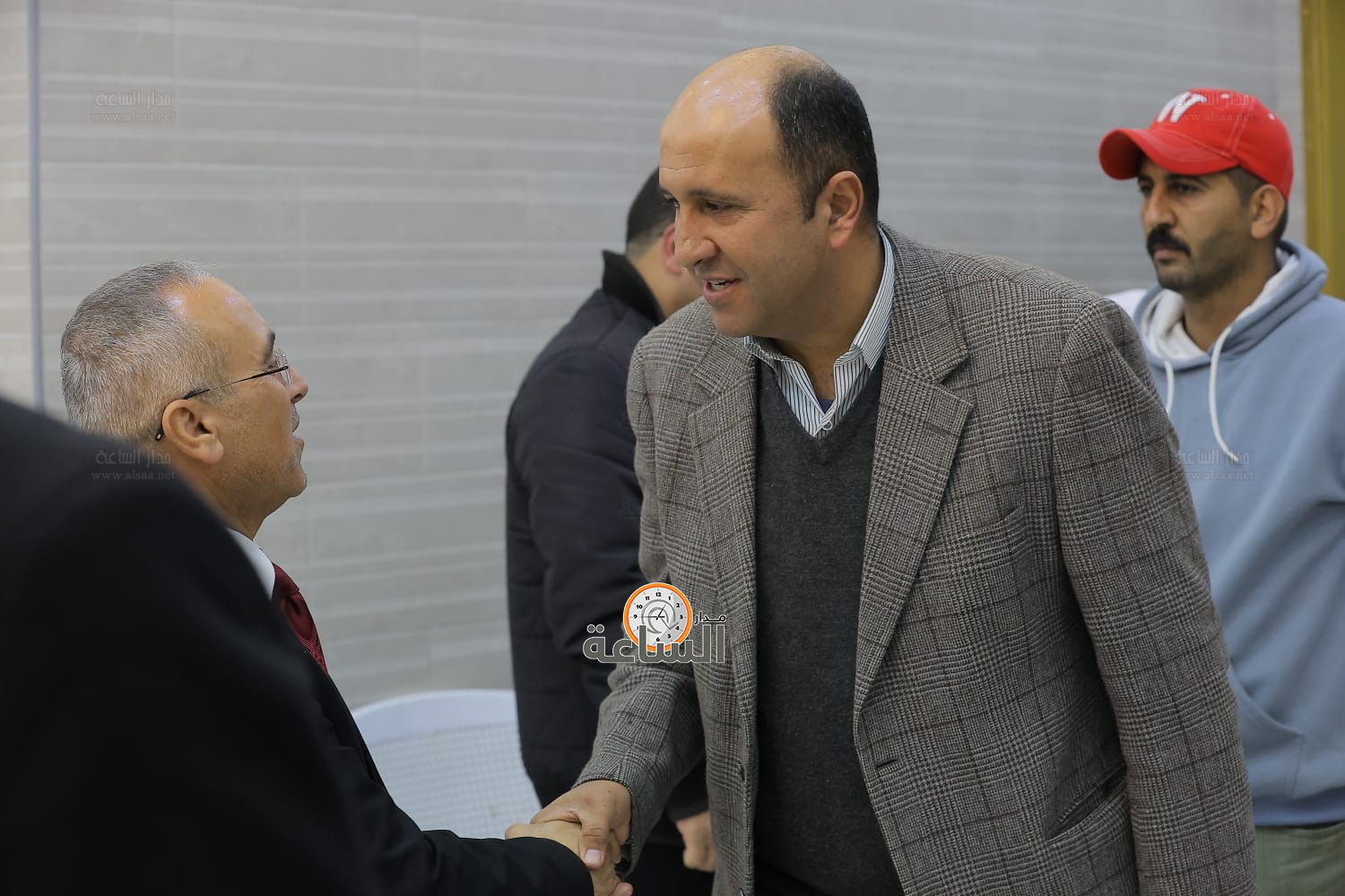 Madar Al-Saa Images 0.4834412291445114