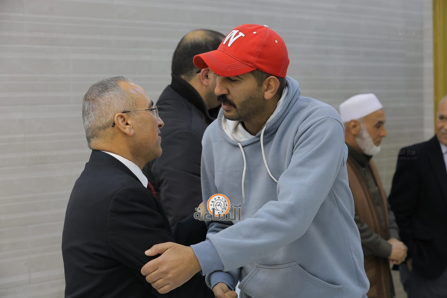 Madar Al-Saa Images 0.9395312592649375