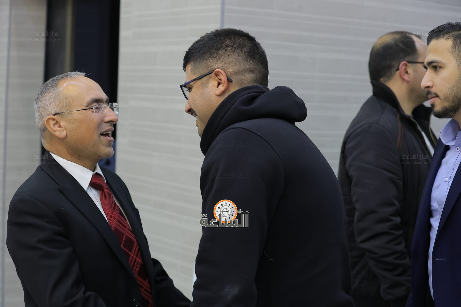 Madar Al-Saa Images 0.7105937632188918