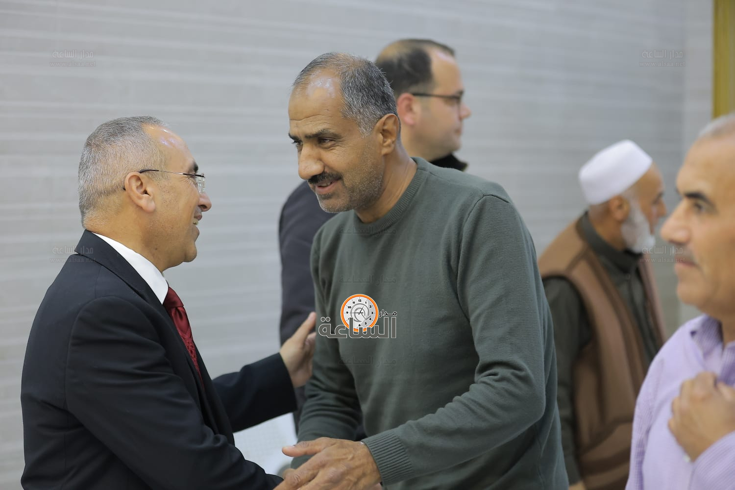 Madar Al-Saa Images 0.7185513552796079