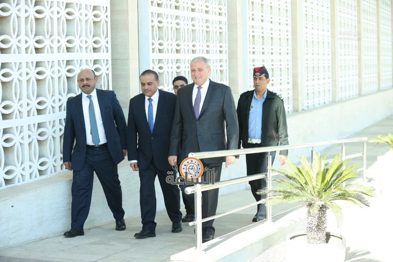 Madar Al-Saa Images 0.7735029303799567