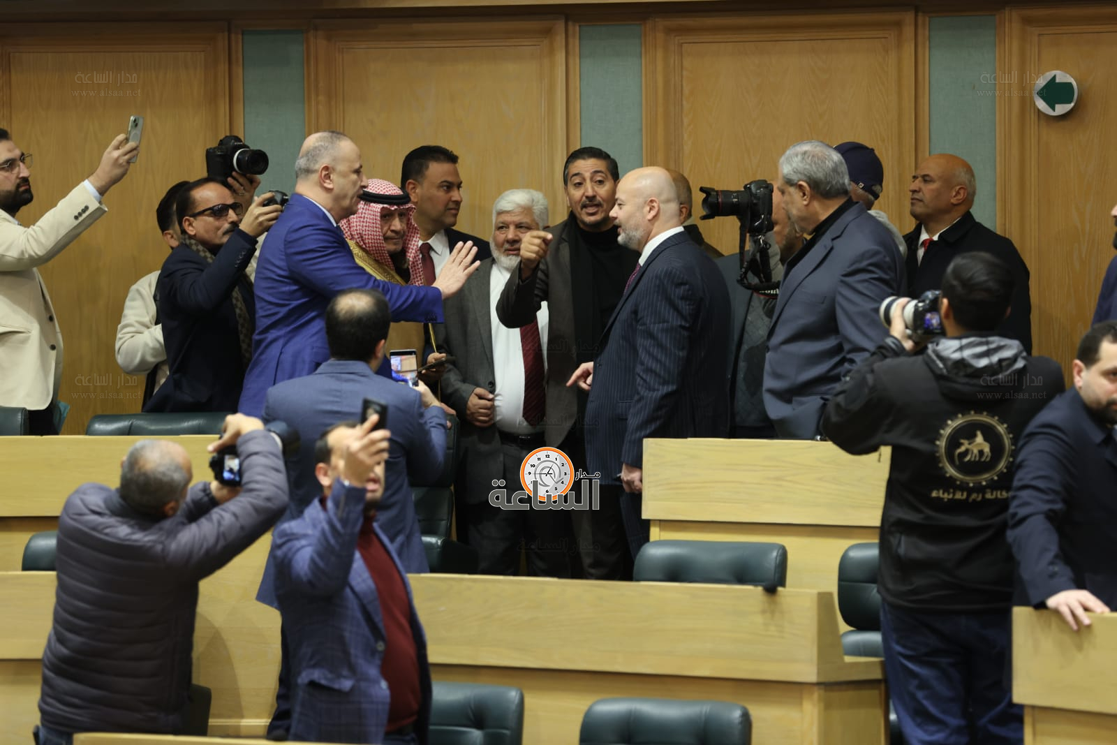 Madar Al-Saa Images 0.7827330151938422