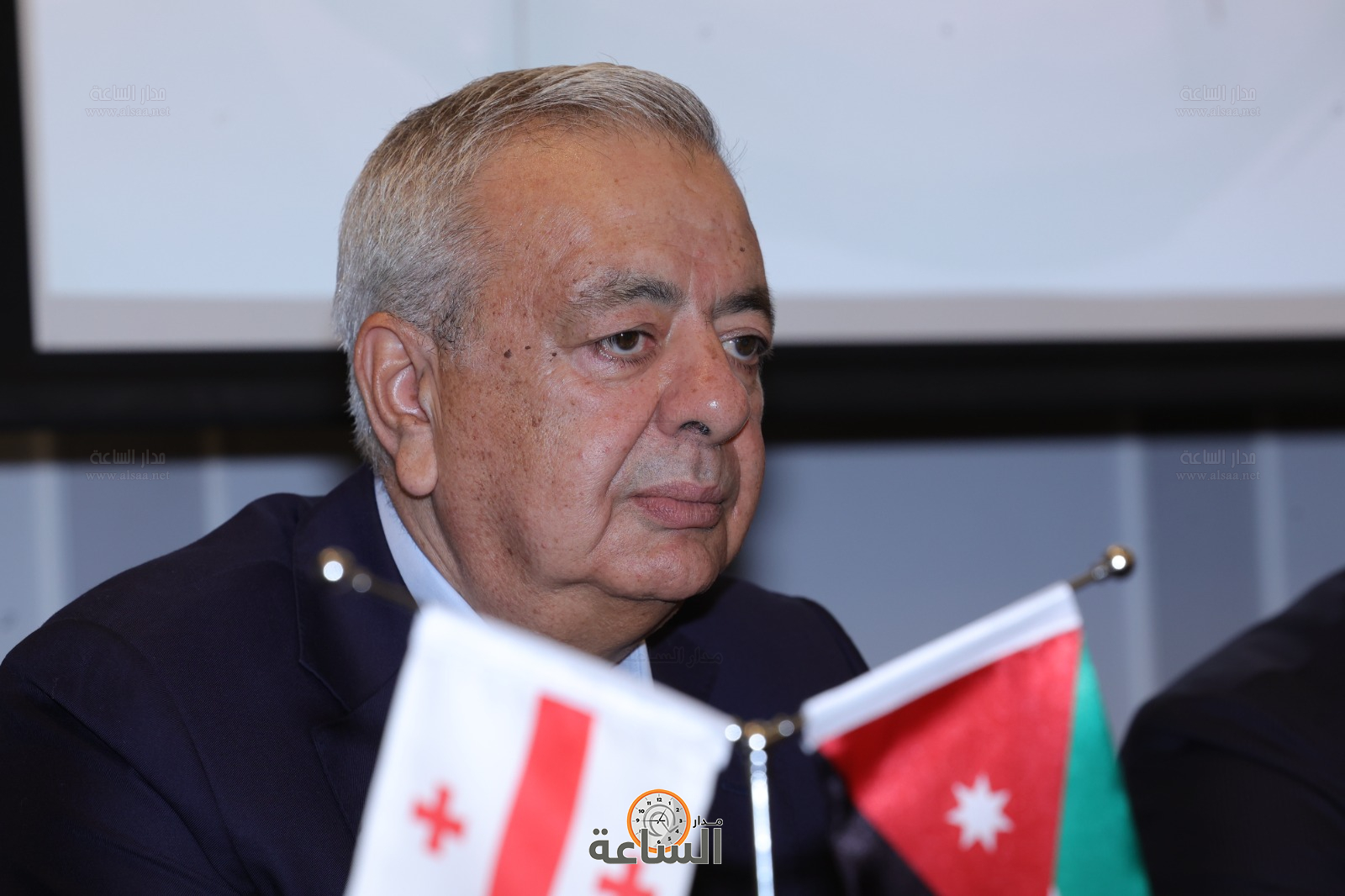 Madar Al-Saa Images 0.4382271348398332