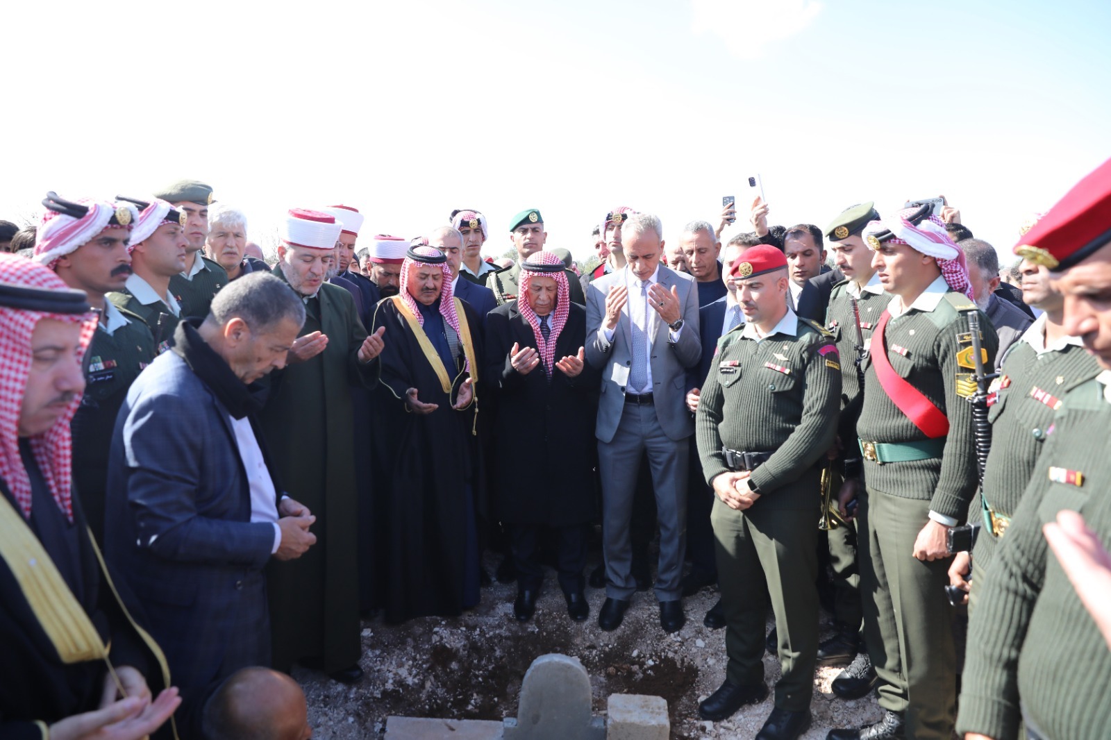 Madar Al-Saa Images 0.6571543734430549