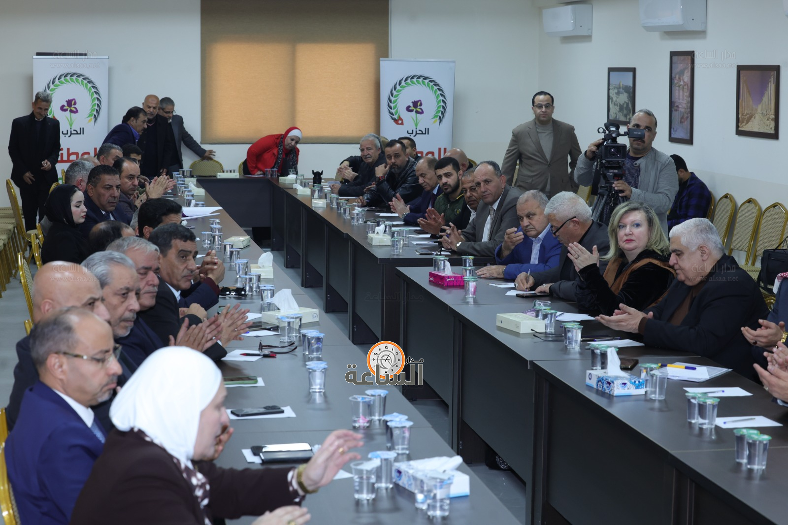 Madar Al-Saa Images 0.7047481023931351