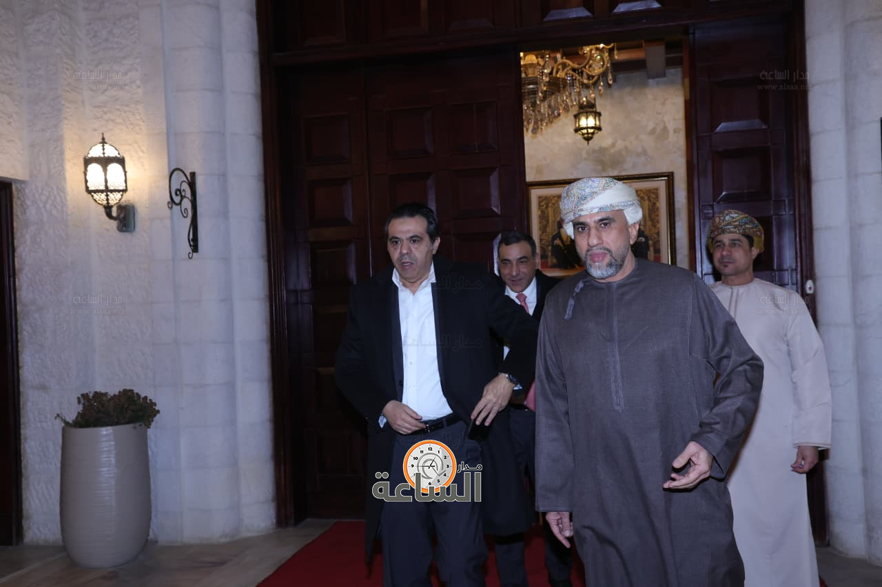 Madar Al-Saa Images 0.8523615363781949