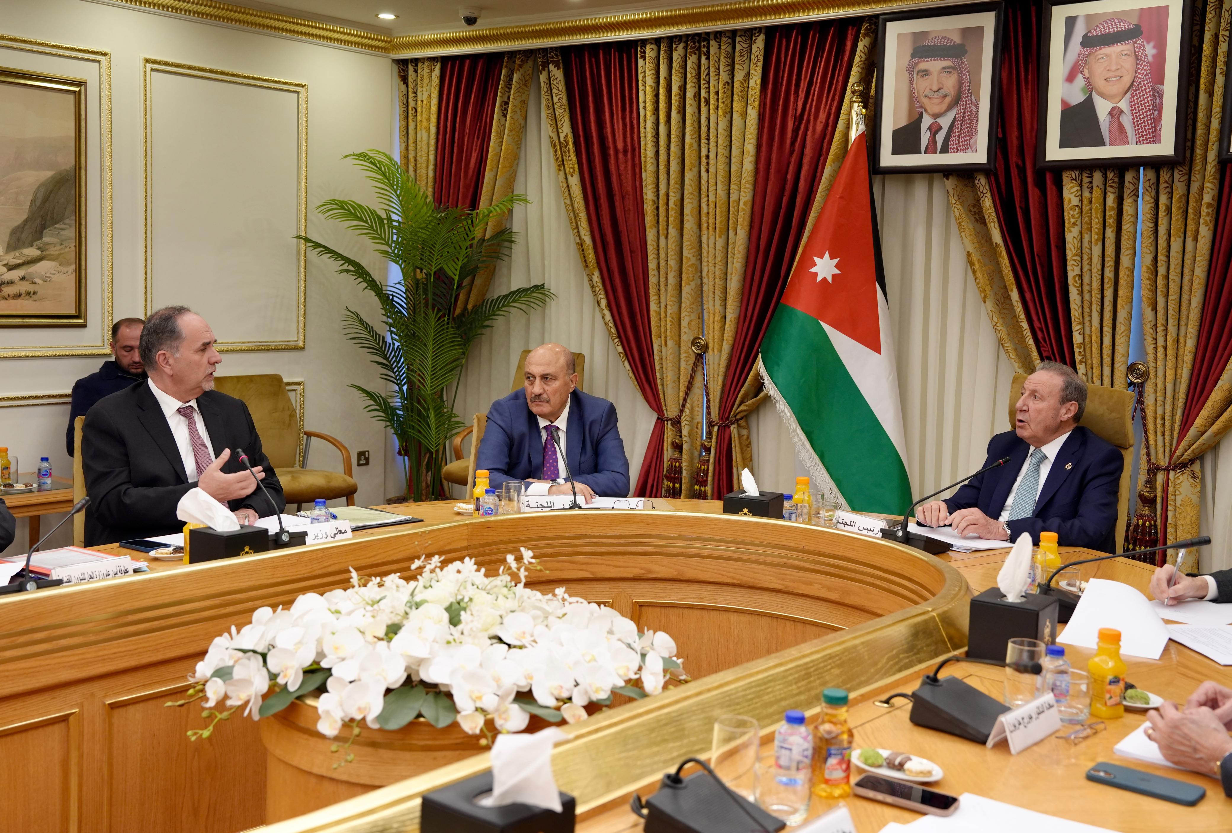 Madar Al-Saa Images 0.24736189946618314