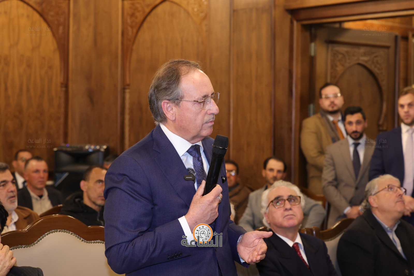 Madar Al-Saa Images 0.7257847196616372