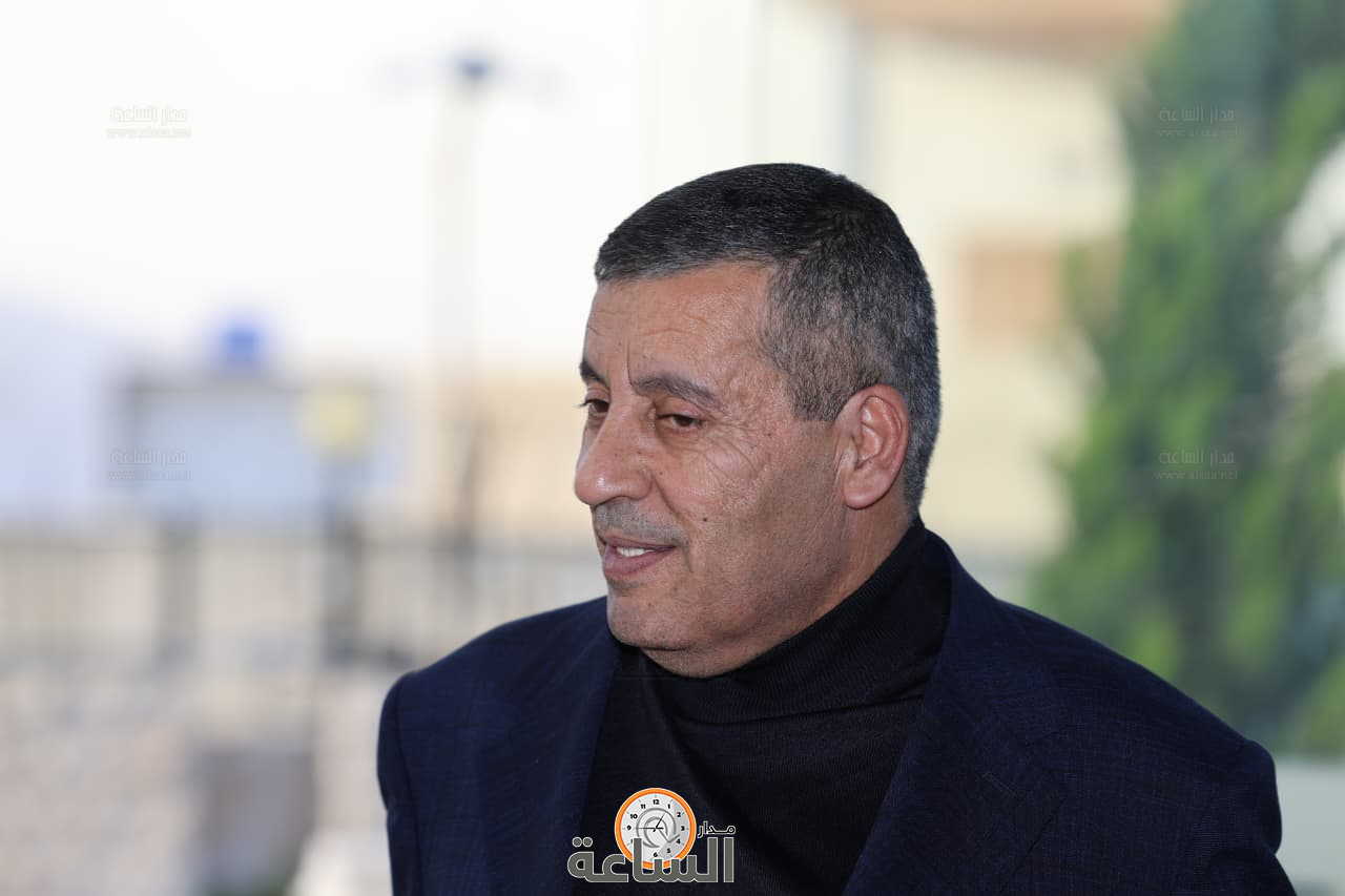 Madar Al-Saa Images 0.4698242373115611