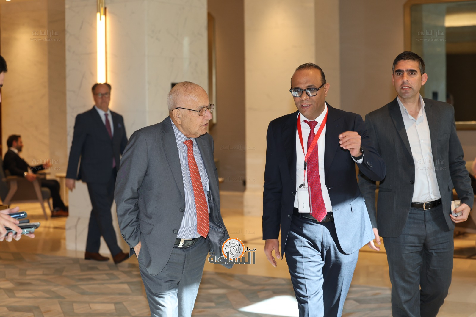 Madar Al-Saa Images 0.6418597384529459