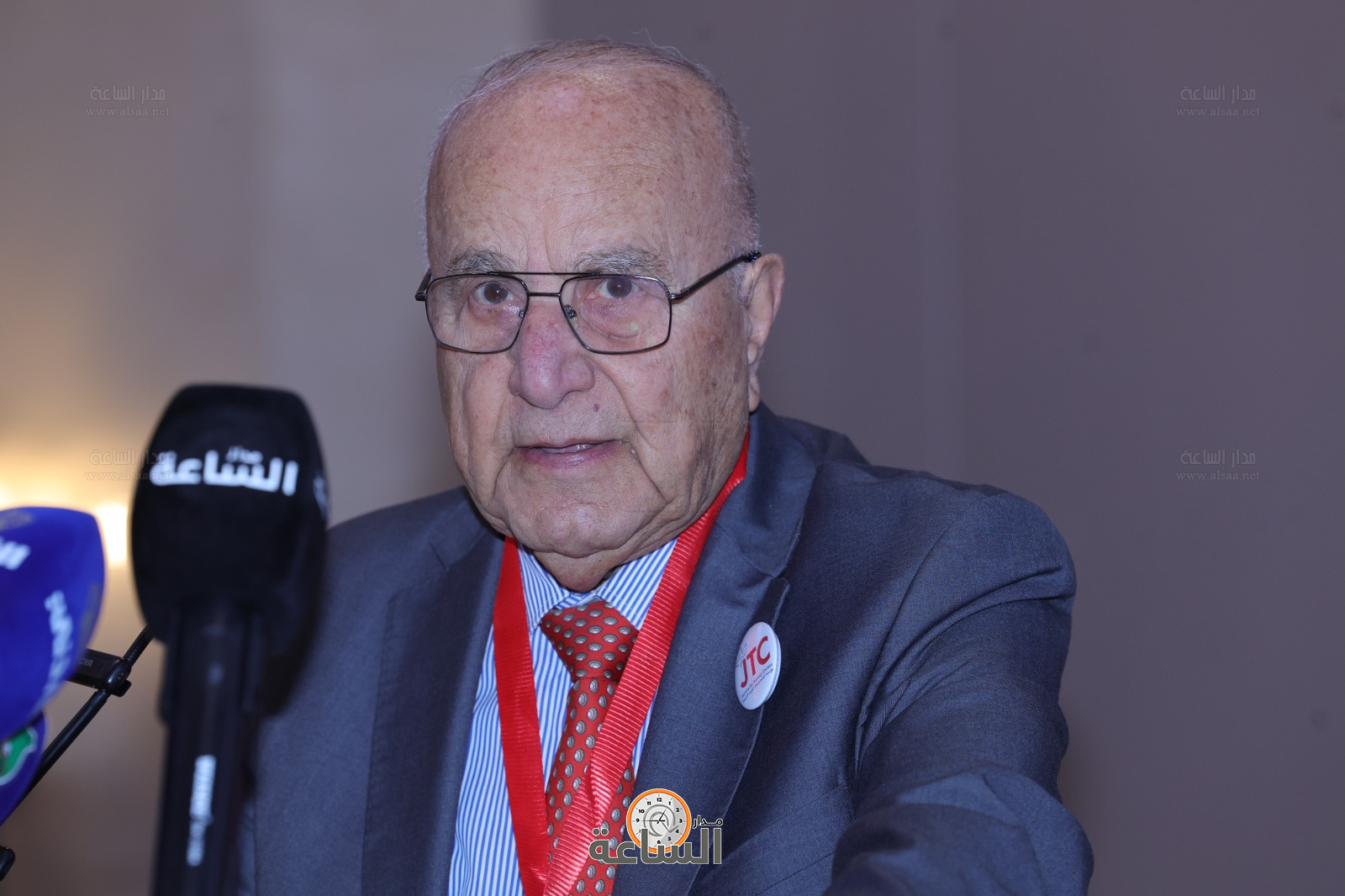 Madar Al-Saa Images 0.9848429287406679