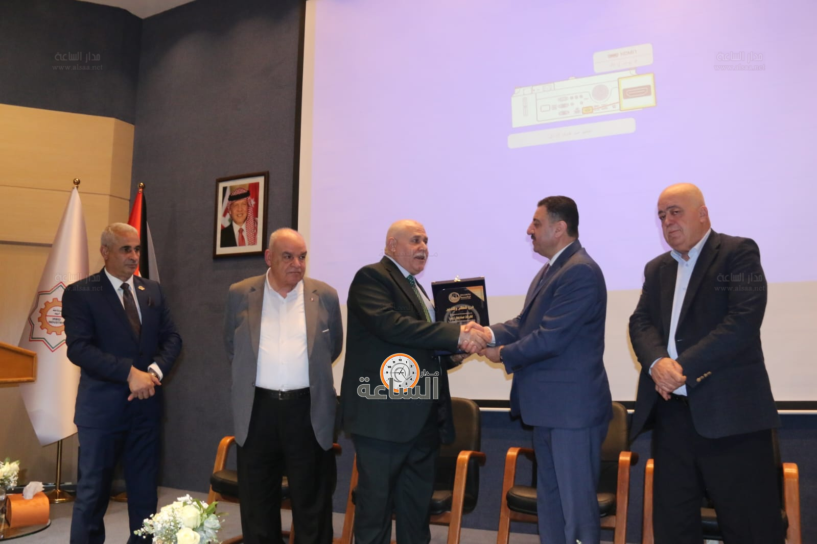 Madar Al-Saa Images 0.872121228639154