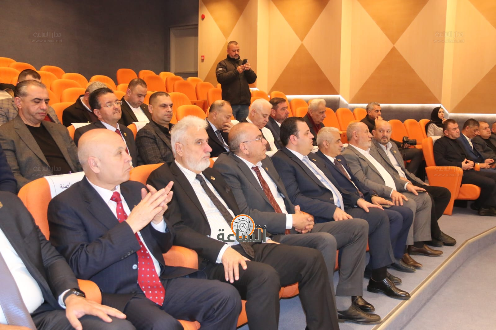 Madar Al-Saa Images 0.8649598381753081