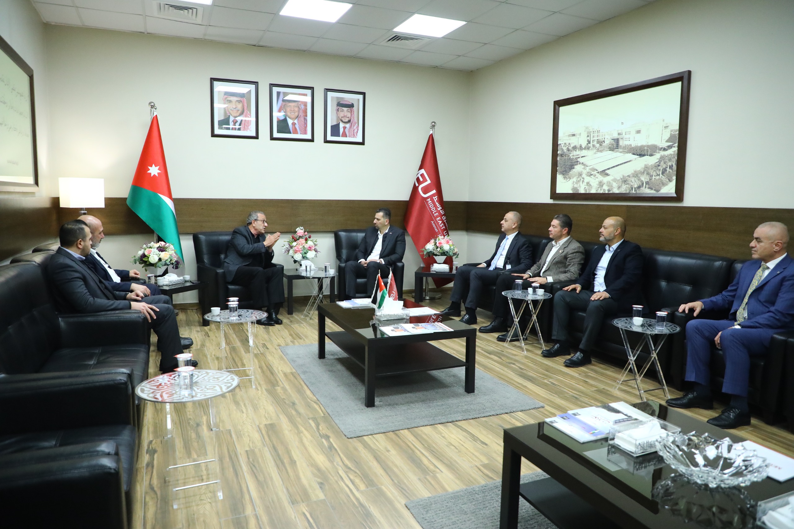 Madar Al-Saa Images 0.8833522084499409