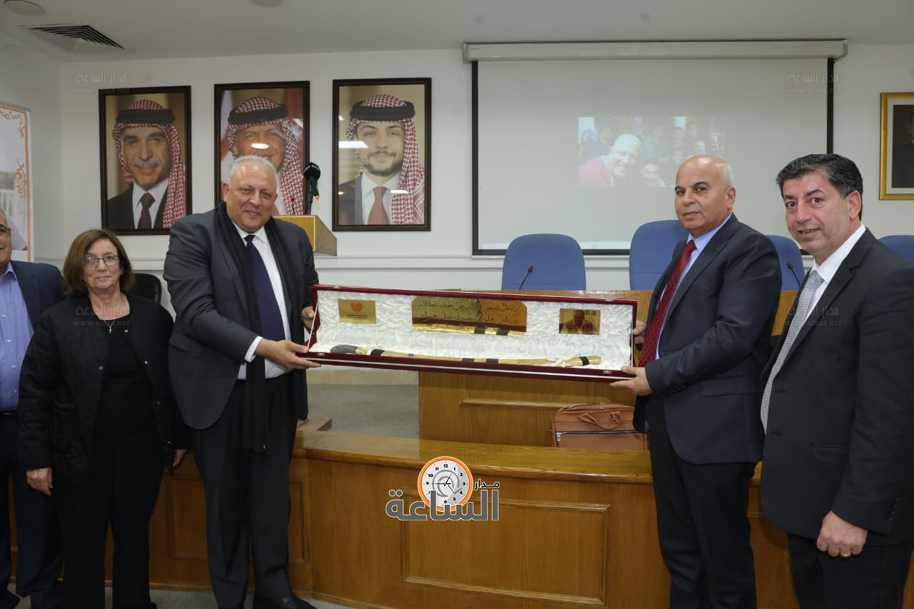 Madar Al-Saa Images 0.35713520853901626