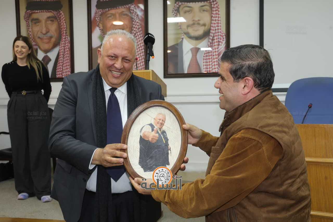 Madar Al-Saa Images 0.7597395780638043