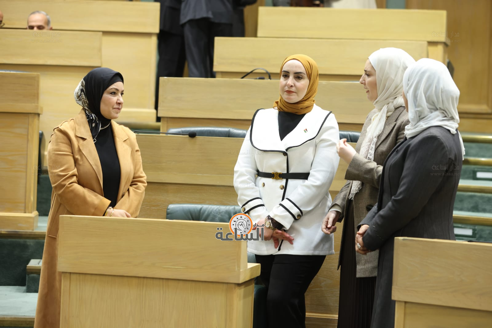 Madar Al-Saa Images 0.4133146826898916