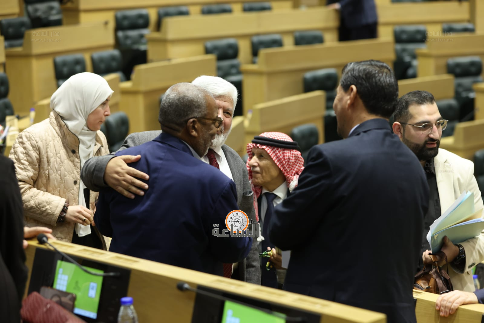 Madar Al-Saa Images 0.4424656125962245