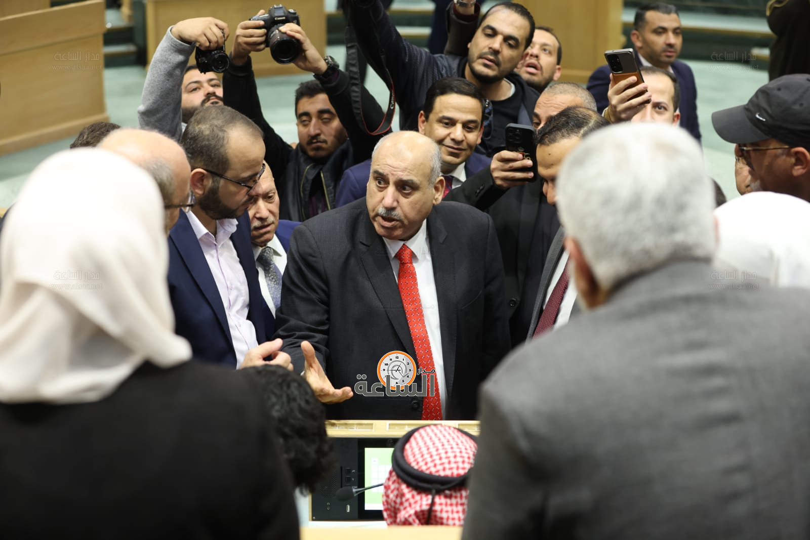 Madar Al-Saa Images 0.35182932654607535