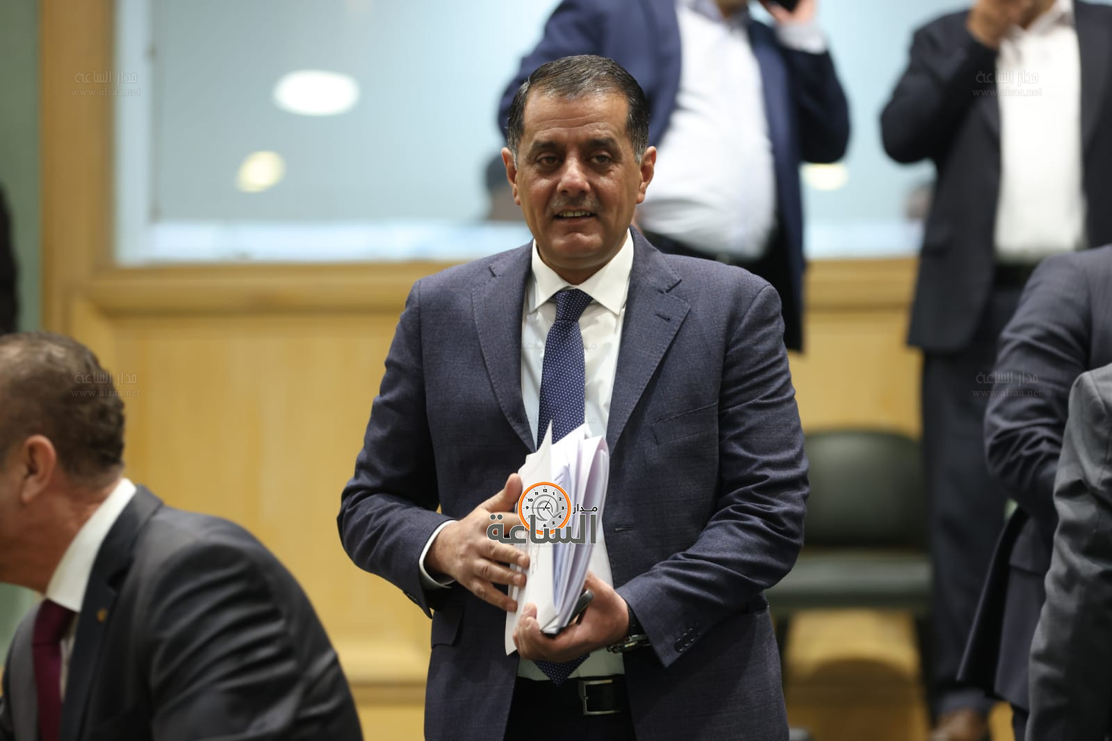 Madar Al-Saa Images 0.37088075772082374