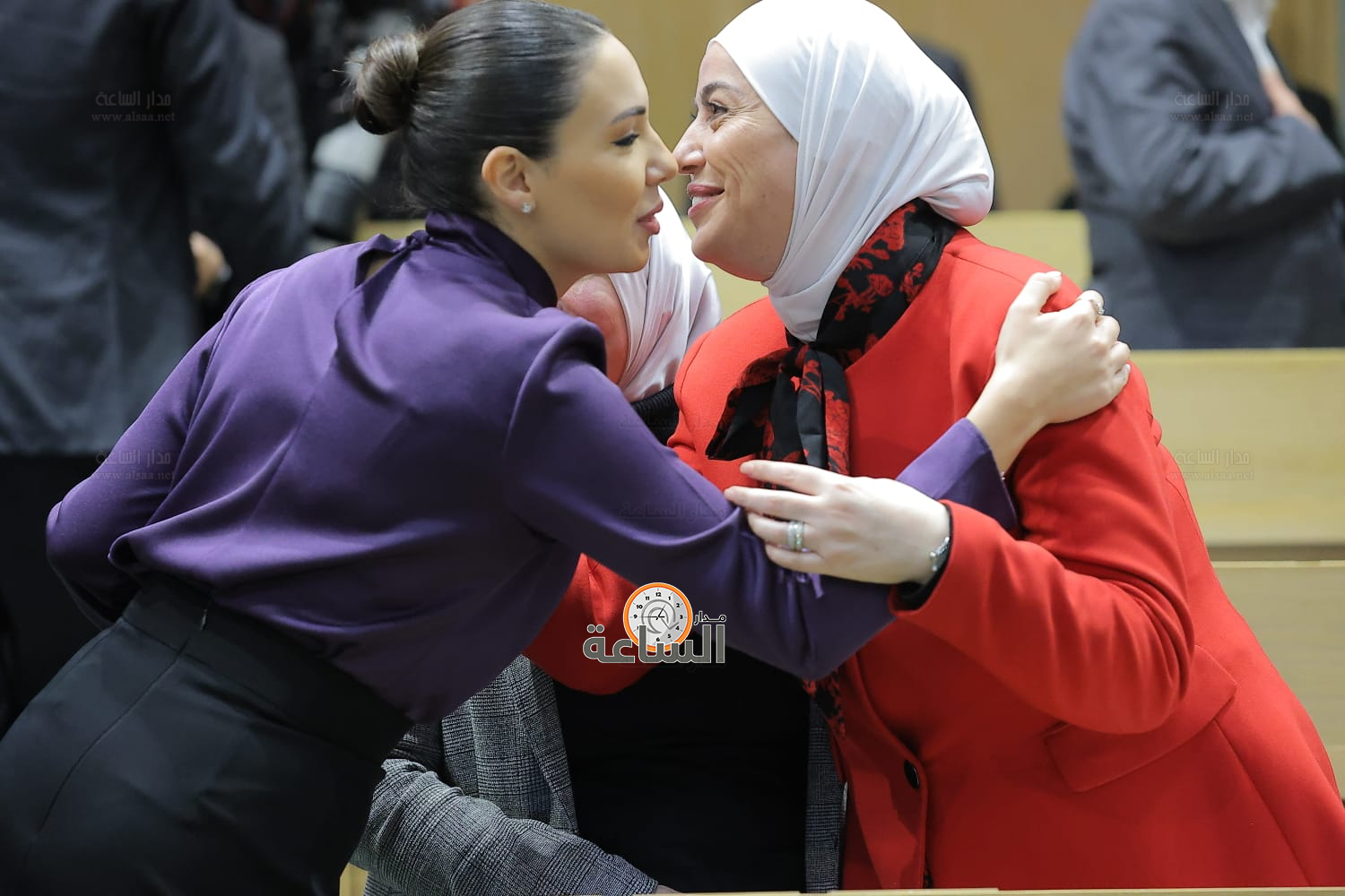 Madar Al-Saa Images 0.8124199234148944